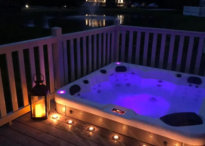 Juniper Lodge With Hot Tub